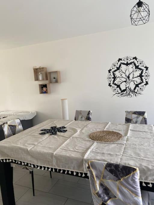 Appartement Ping-Pong Proche Gare Gagny Eksteriør billede